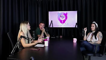 Os atendimentos que faz com as duas namoradas não ia curtir fazer gang bang com desconhecidos e quando foi pro motel lexi mallet sheer red