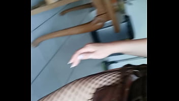 Si vous sortez l'après midi au pool party de l'abso spa venez me faire un