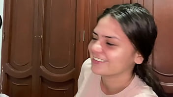 Le follo el coño a mi amiga por un juego Le follo el coño a mi amiga por un juego