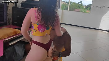 Resolvi testa o marcio baiano rebolando minha raba na cara dele e a reação dele nao foi diferente mim fudeu todinha ate molhar tudinho minha buceta