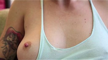 Pink haired zahra vibrates her snatch