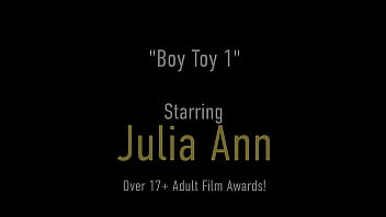 Big boobed julia ann makes her boy toy eat her wet pussy