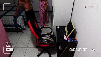 Casada traindo o marido com vizinho da casa ao lado