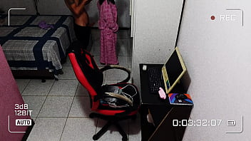 Casada traindo o marido com vizinho da casa ao lado