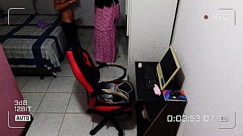 Casada traindo o marido com vizinho da casa ao lado