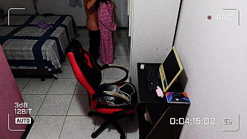 Casada traindo o marido com vizinho da casa ao lado