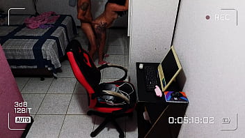 Casada traindo o marido com vizinho da casa ao lado