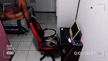 Casada traindo o marido com vizinho da casa ao lado