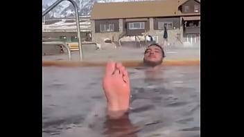 Someone get me and this mans feet alone in a room plz