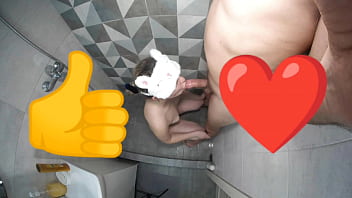 A stranger fed me in the pool shower