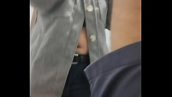 Ruiva safada fica brincando com o marido e depois chama seu vizinho casado pra depilar sua buceta