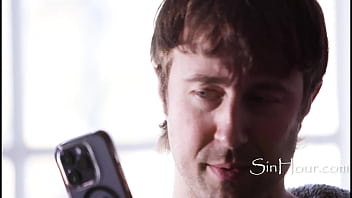 Petite latina vanna bardot slides naked on her first time client for a special birthday massage