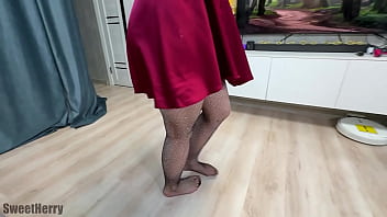 Моя сводная сестра осталась чтобы я мог прикоснуться к ней Я не удержался и трахнул ее в ее тугую дырочку