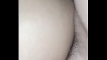 Sexo anal con la culona de mi madrastra en el baño