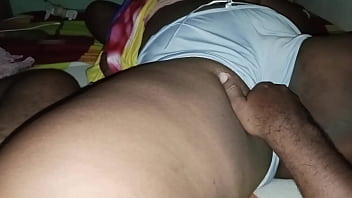 Fazendo carinho na xota da enteada Fazendo carinho na xota da enteada
