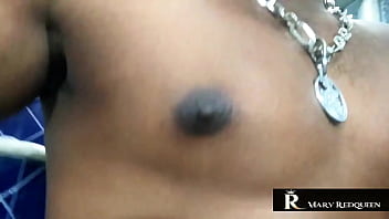 Peguei o negão tomando banho e ele gozou na minha buceta