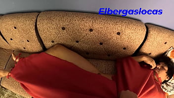 Mi hermanastra me despierta con un mamada le encanto el sabor de mi verga y terminamos haciendo un anal