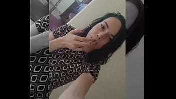 Imagine você totalmente submisso aos meus pés ajoelhado implorando migalhas da minha atenção eu fumando e deixo esv