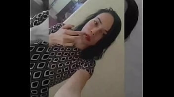 Imagine você totalmente submisso aos meus pés ajoelhado implorando migalhas da minha atenção eu fumando e deixo esv