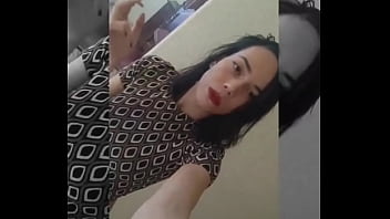 Imagine você totalmente submisso aos meus pés ajoelhado implorando migalhas da minha atenção eu fumando e deixo esv