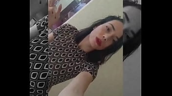 Imagine você totalmente submisso aos meus pés ajoelhado implorando migalhas da minha atenção eu fumando e deixo esv