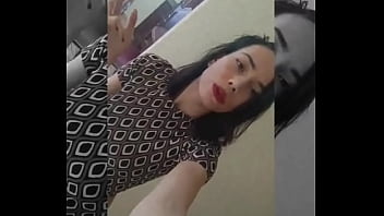 Imagine você totalmente submisso aos meus pés ajoelhado implorando migalhas da minha atenção eu fumando e deixo esv