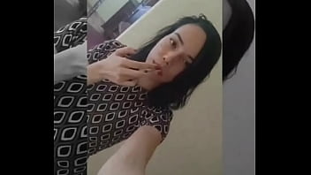 Imagine você totalmente submisso aos meus pés ajoelhado implorando migalhas da minha atenção eu fumando e deixo esv