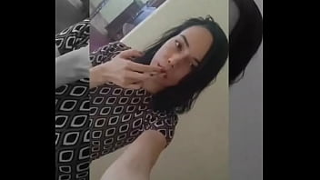 Imagine você totalmente submisso aos meus pés ajoelhado implorando migalhas da minha atenção eu fumando e deixo esv