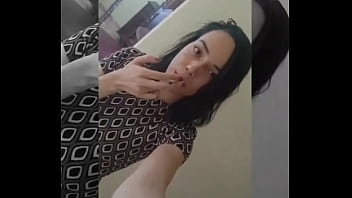 Imagine você totalmente submisso aos meus pés ajoelhado implorando migalhas da minha atenção eu fumando e deixo esv