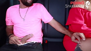 Carioca goxxxtosa chega em sp e a putaria começa dentro do uber