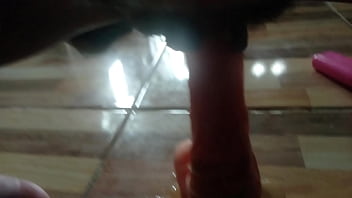 ดูแล้วเงี่ยนควยสุดๆเอาควยยัดเข้าในรูแตดเธอ