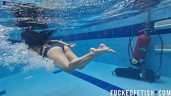 Hot curvy body pool new scene w47