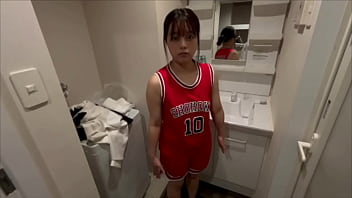 親友がコンビニ行ってる間に親友の妹とセックス。こんなにセックスは気持んだね と感謝する可愛い親友の妹。