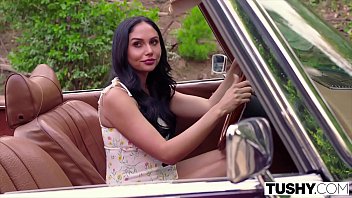 Tushy blonde lives out her fantasy