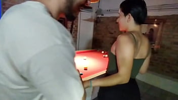 Ela ama transar em locais aleatórios