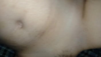 แหกหีสาวสวยเอาควยเย็ดจนแตกใน