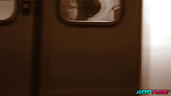 Fist fucking lésbico con doble penetración de dildos