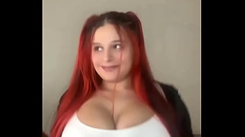 Tiktoker goes from clothed to bra to completely topless