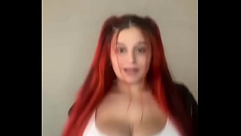 Tiktoker goes from clothed to bra to completely topless