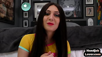 Thick tugjob beauty vibrating cunt before jerking