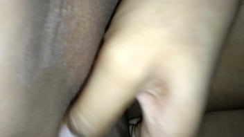 แหย่รูหีด้วยควยที่ใหญ่และยาวจนน้ำแตก