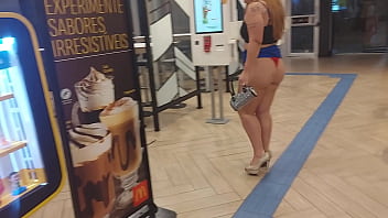 Peladinhas no drive thru casadinhas putas dão show no méqui e segurança quer entrar na foda