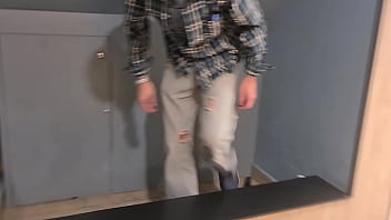 Peladinhas no drive thru casadinhas putas dão show no méqui e segurança quer entrar na foda