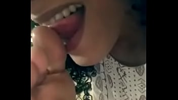 Sucking her feets part1