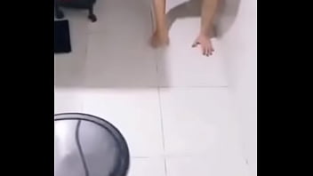 Mulher extremamente submissa