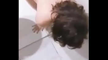 Mulher extremamente submissa Mulher extremamente submissa