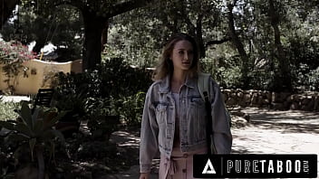 Naive teen enjoys double teaming