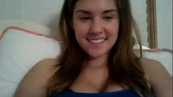 Hot teenager show off on cam