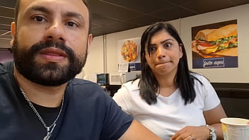 Praça da morena pelada buceta quente e leitada na boca em público