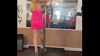 I can’t dance but at least i tried for a hot stripper breeding scene with billypilgrimxxx #latex #pvc